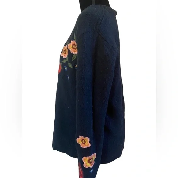 Cliche navy crew neck sweater with bright floral embroidery sz M - Picture 2 of 7